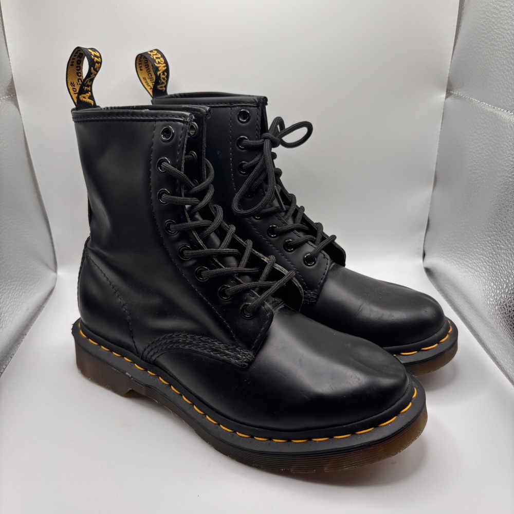 Dr. Martens 1460 W Black Smooth Leather 8-Eye Lace Up Combat Boots Womens 7